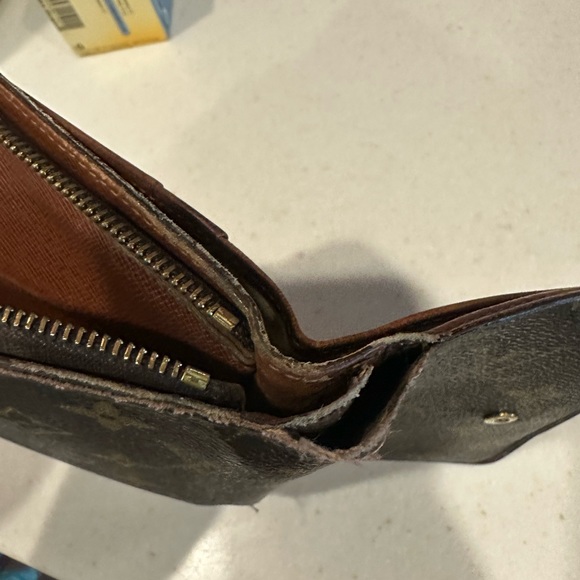 Louis Vuitton monogram wallet - Picture 7 of 10